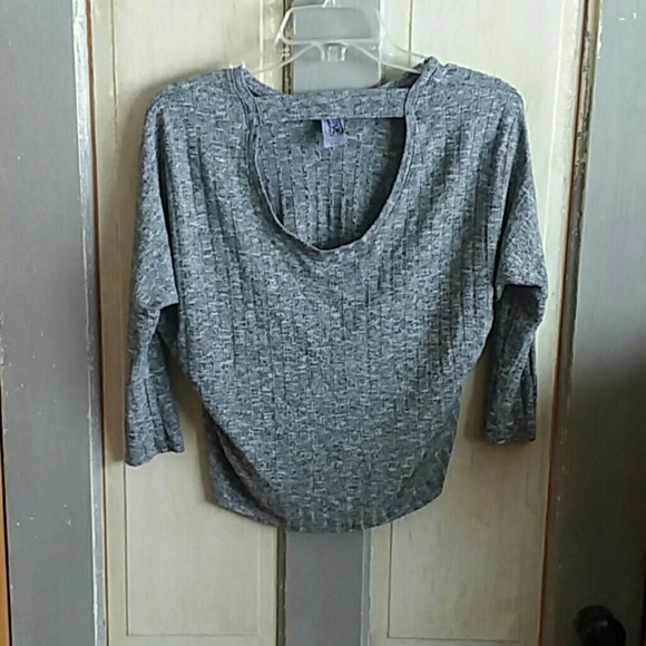 Erge Crop - Picture 1 of 5